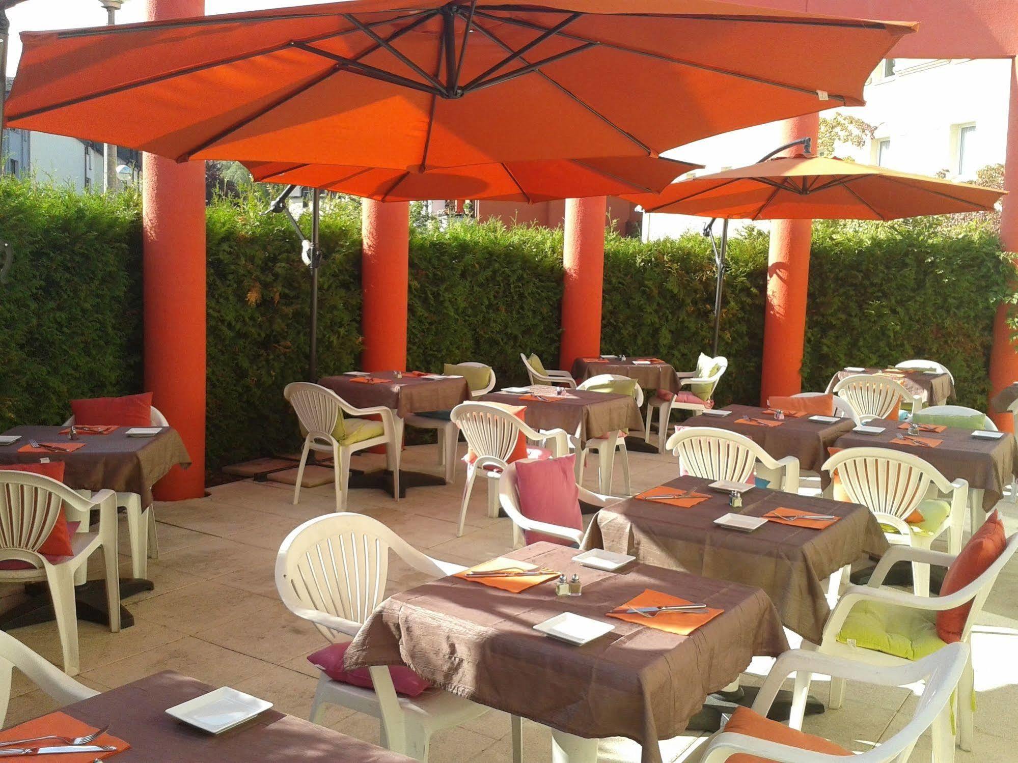 Cottage Logis Hôtel - Restaurant Dudelange Esterno foto